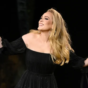 ADELE PROPOSE DES TICKETS "CHANCE" À 35 EUROS POUR SES CONCERTS À MUNICH