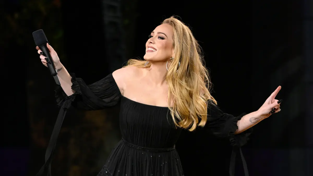 ADELE PROPOSE DES TICKETS “CHANCE” À 35 EUROS POUR SES CONCERTS À MUNICH