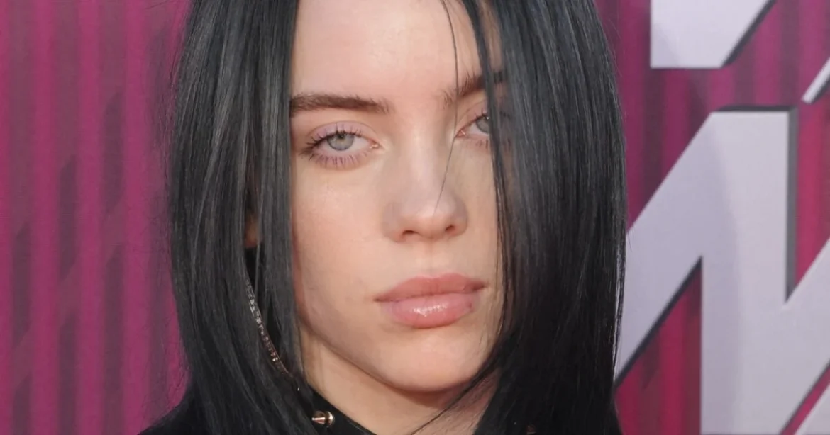 BILLIE EILISH CONFIE AVOIR LONGTEMPS DÉTESTÉ SON PRÉNOM AVANT DE L’ACCEPTER PLEINEMENT