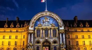 MARCHÉ NOCTURNE DES INVALIDES : UNE NOUVELLE EXPÉRIENCE GASTRONOMIQUE À PARIS