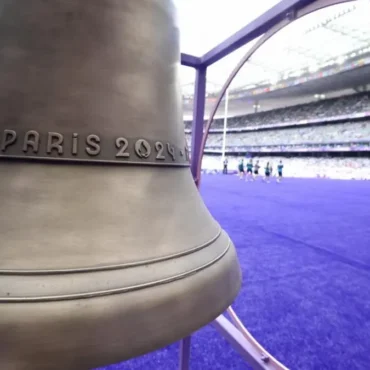 UNE CLOCHE SYMBOLIQUE RÉSONNERA DANS TOUT PARIS APRÈS LES JO 2024